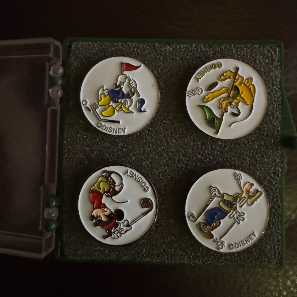 Disney Golf Ball Markers Set of 4 Mickey Donald Goofy Pluto Enamel Metal Case